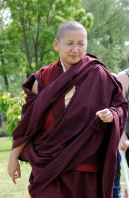Dzietsün Khandro Rinpocze [Jetsün Khandro Rinpoche]